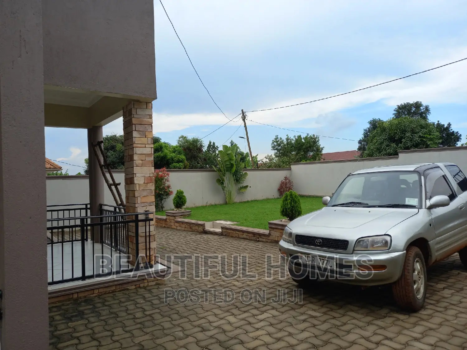 Furnished 4bdrm House in Kira for sale