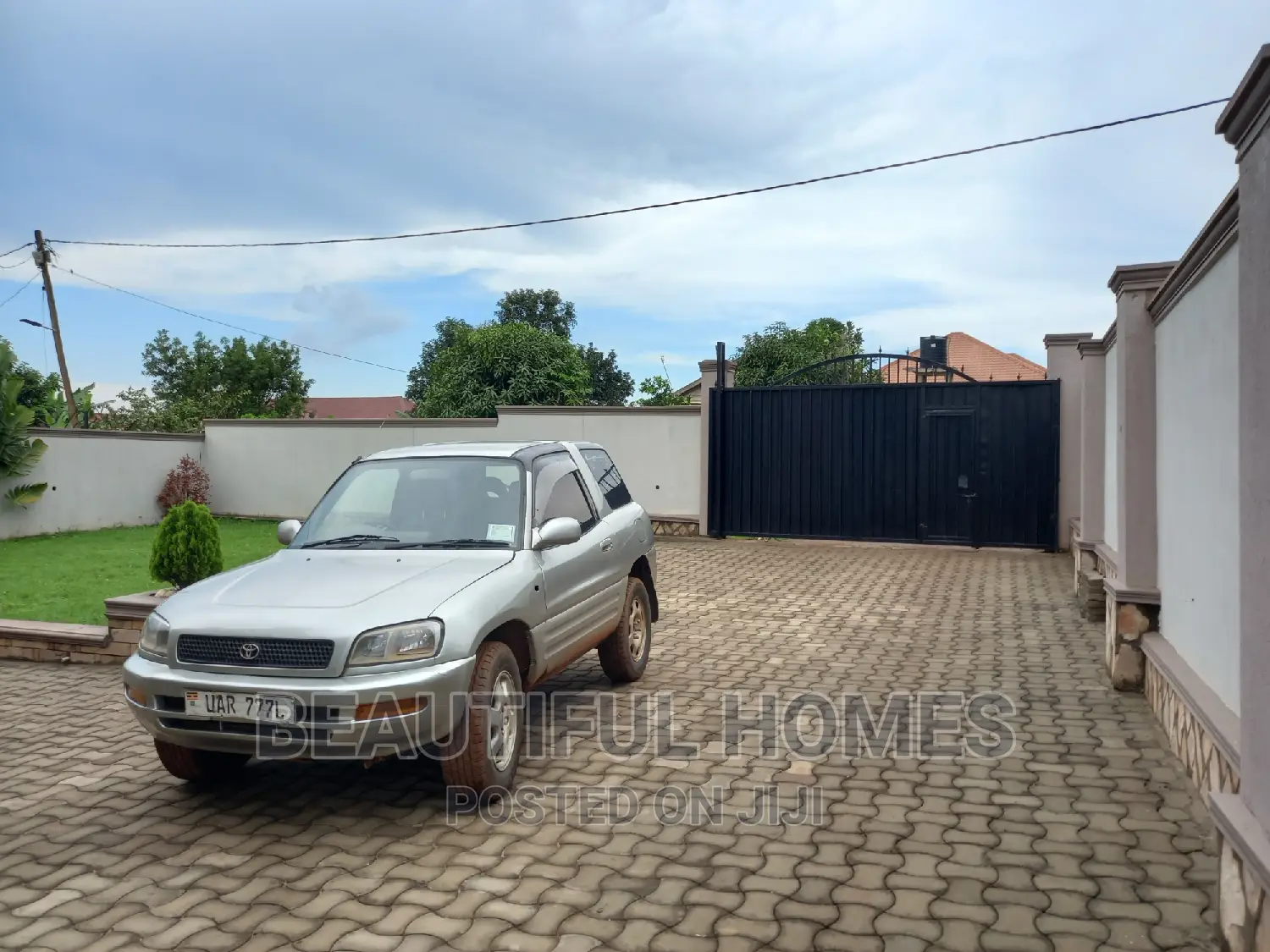 Furnished 4bdrm House in Kira for sale