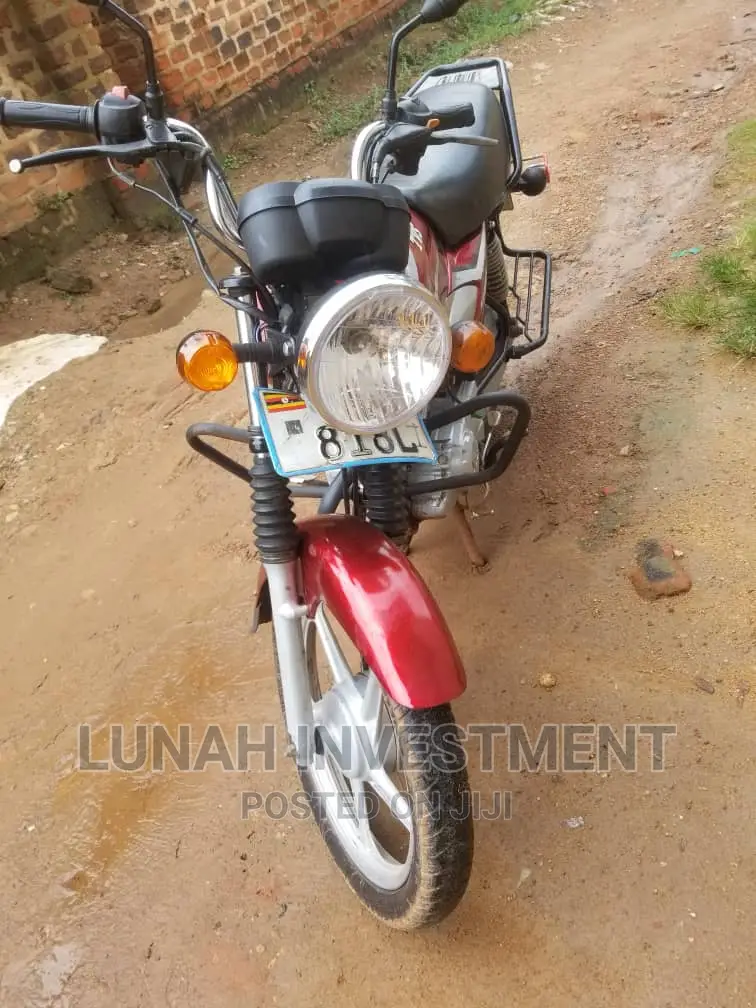 TVS HLX 125 2023 Red