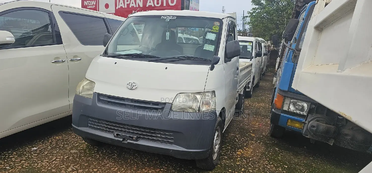 Toyota TownAce 2015 White