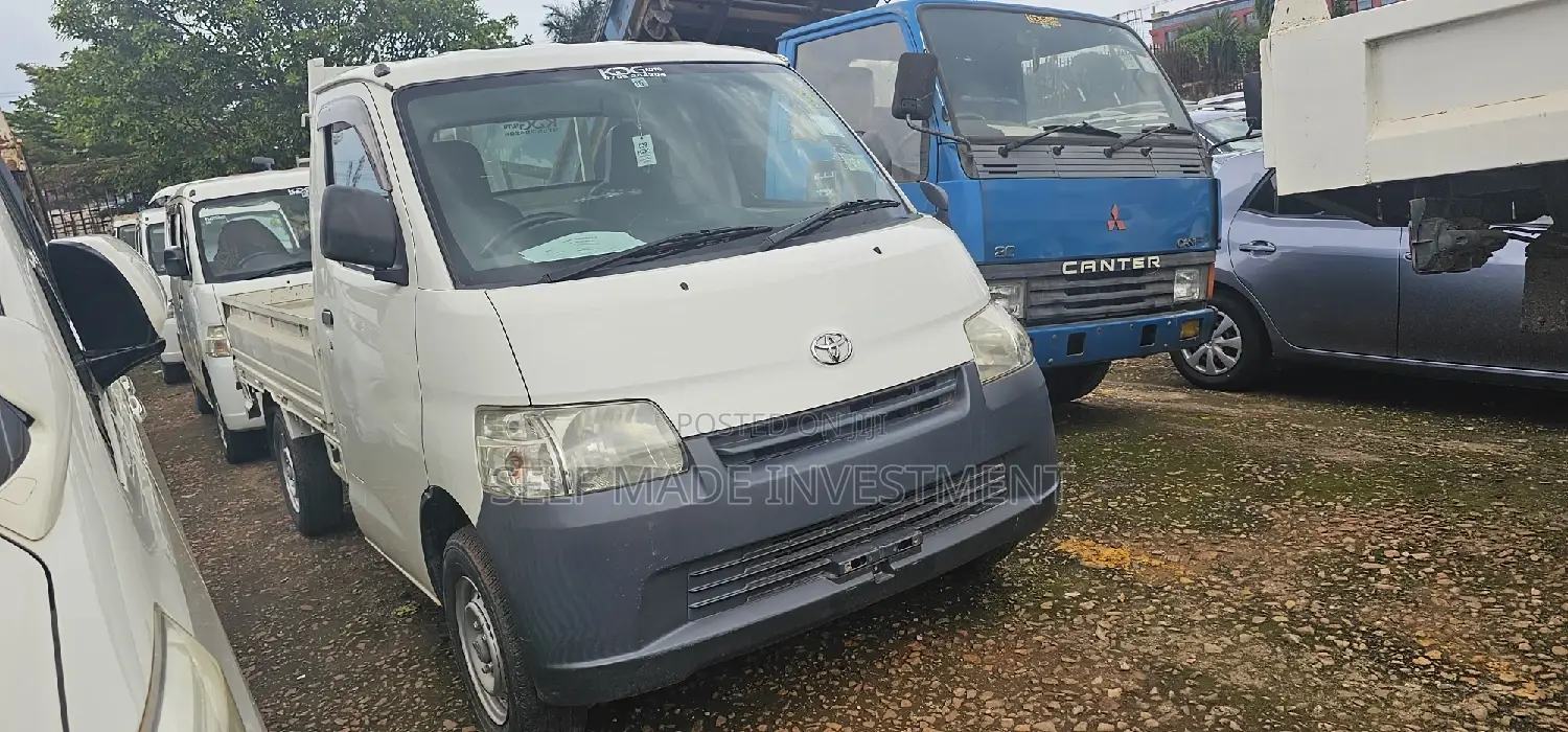 Toyota TownAce 2015 White