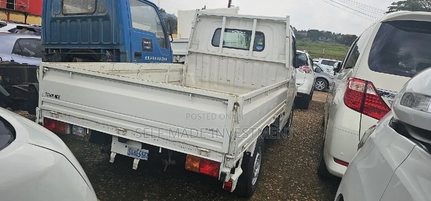 Toyota TownAce 2015 White