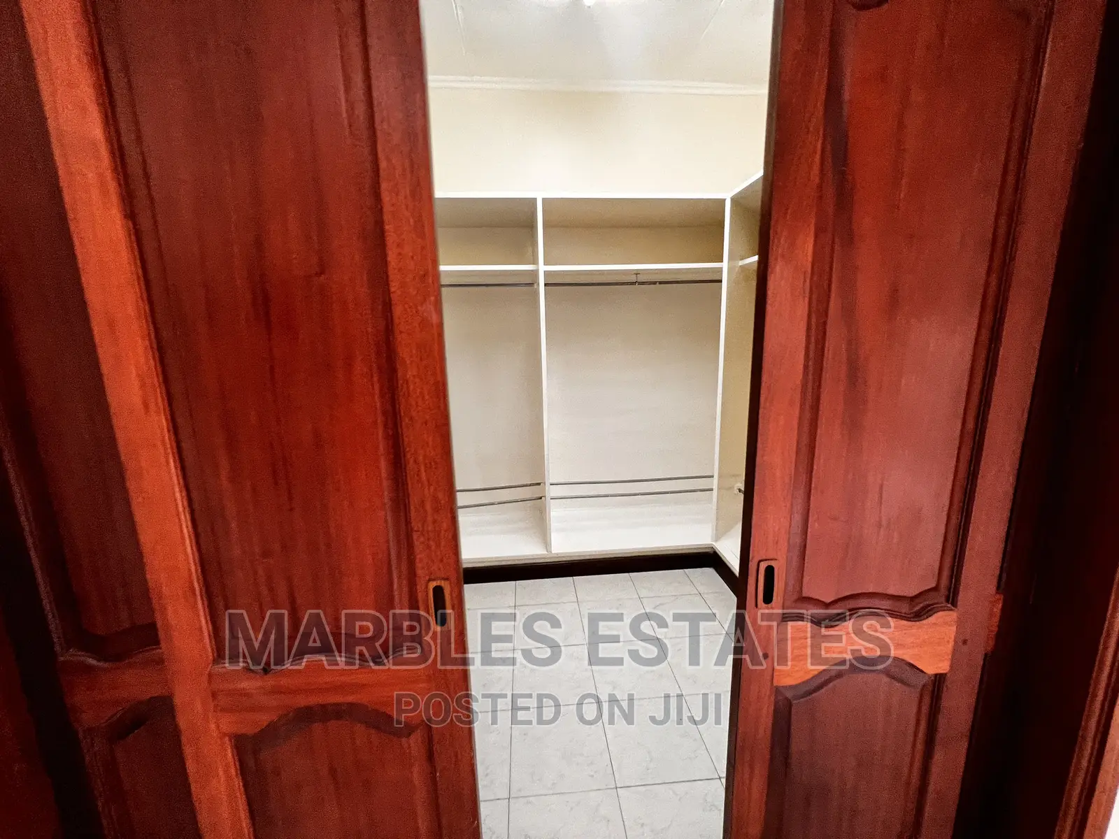 4bdrm Townhouse / Terrace in Kololo, Central Division for rent