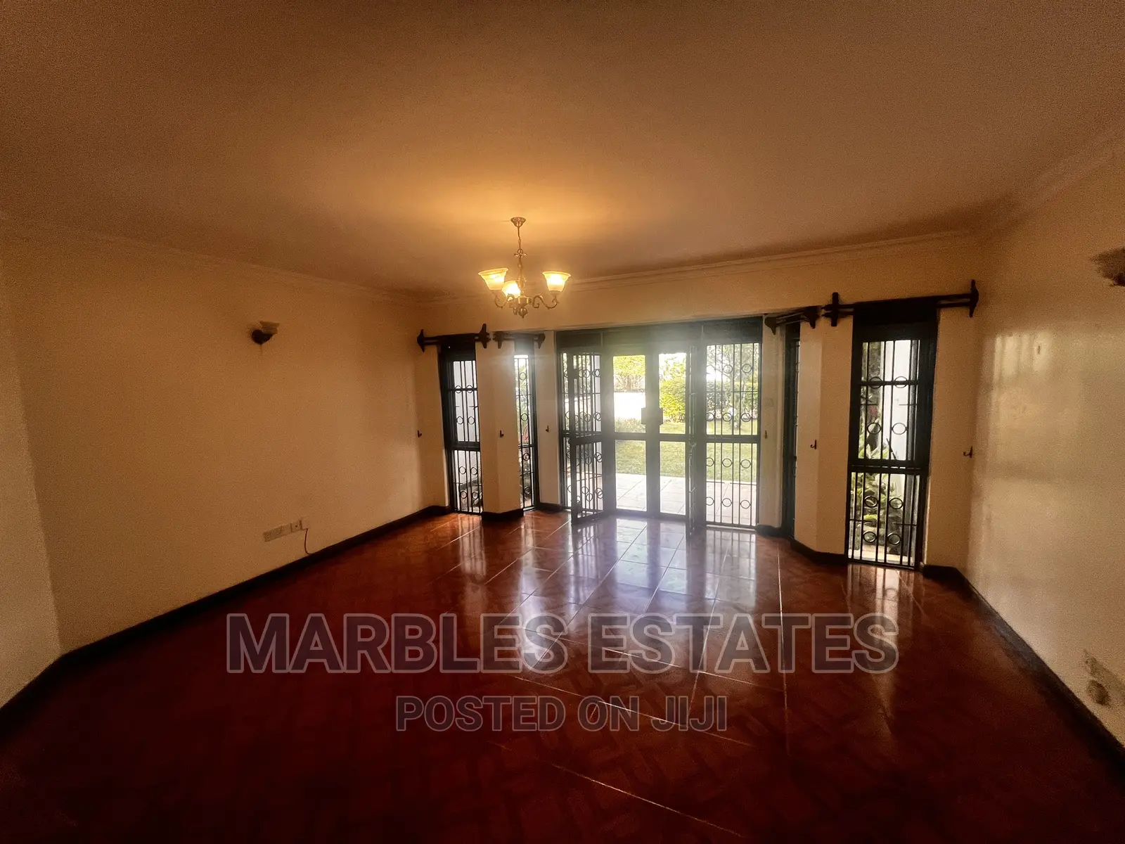 4bdrm Townhouse / Terrace in Kololo, Central Division for rent