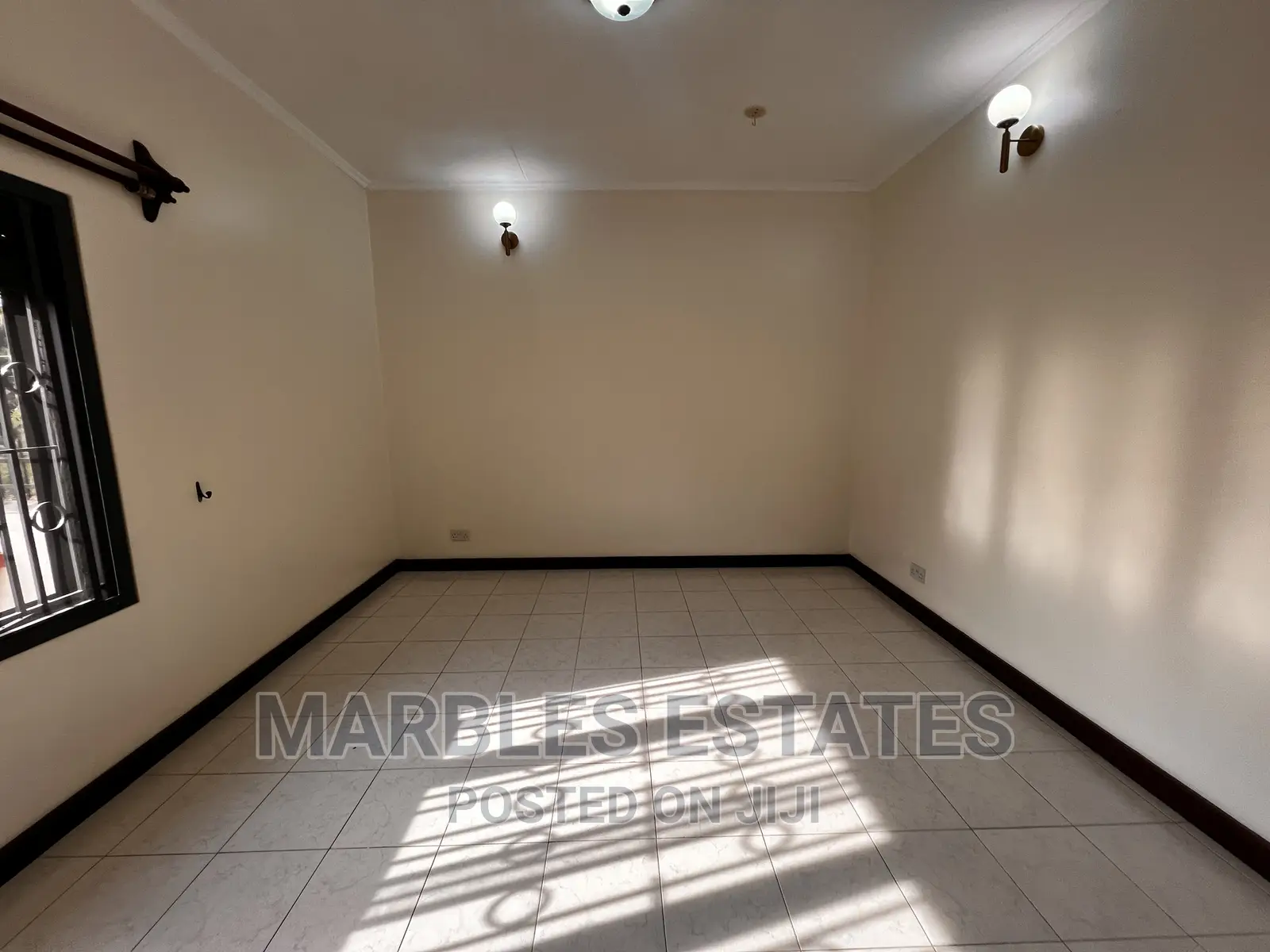 4bdrm Townhouse / Terrace in Kololo, Central Division for rent