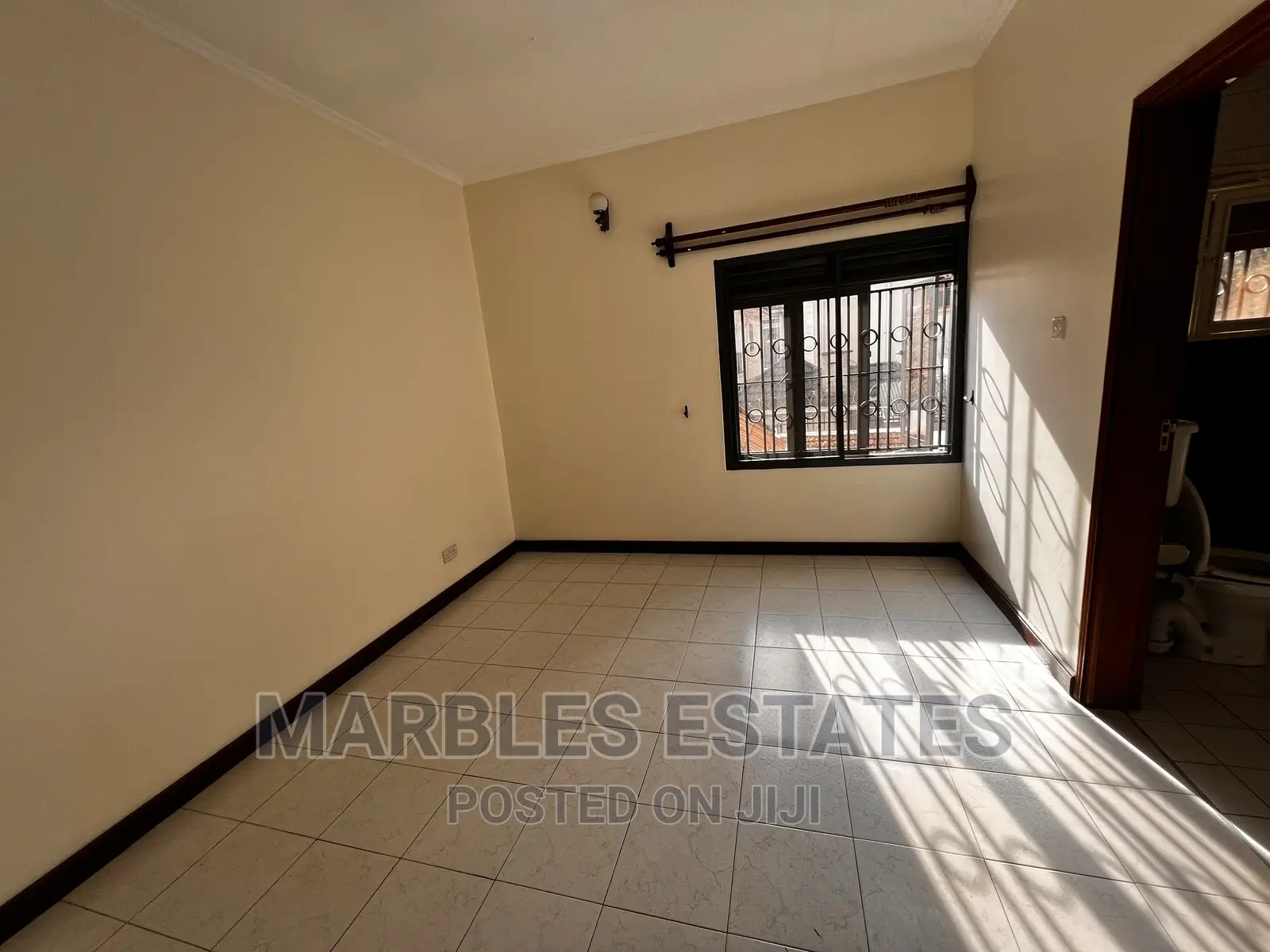 4bdrm Townhouse / Terrace in Kololo, Central Division for rent