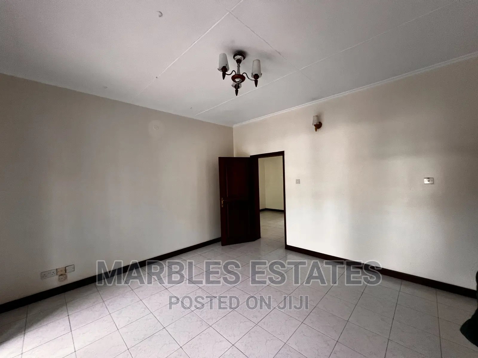 4bdrm Townhouse / Terrace in Kololo, Central Division for rent