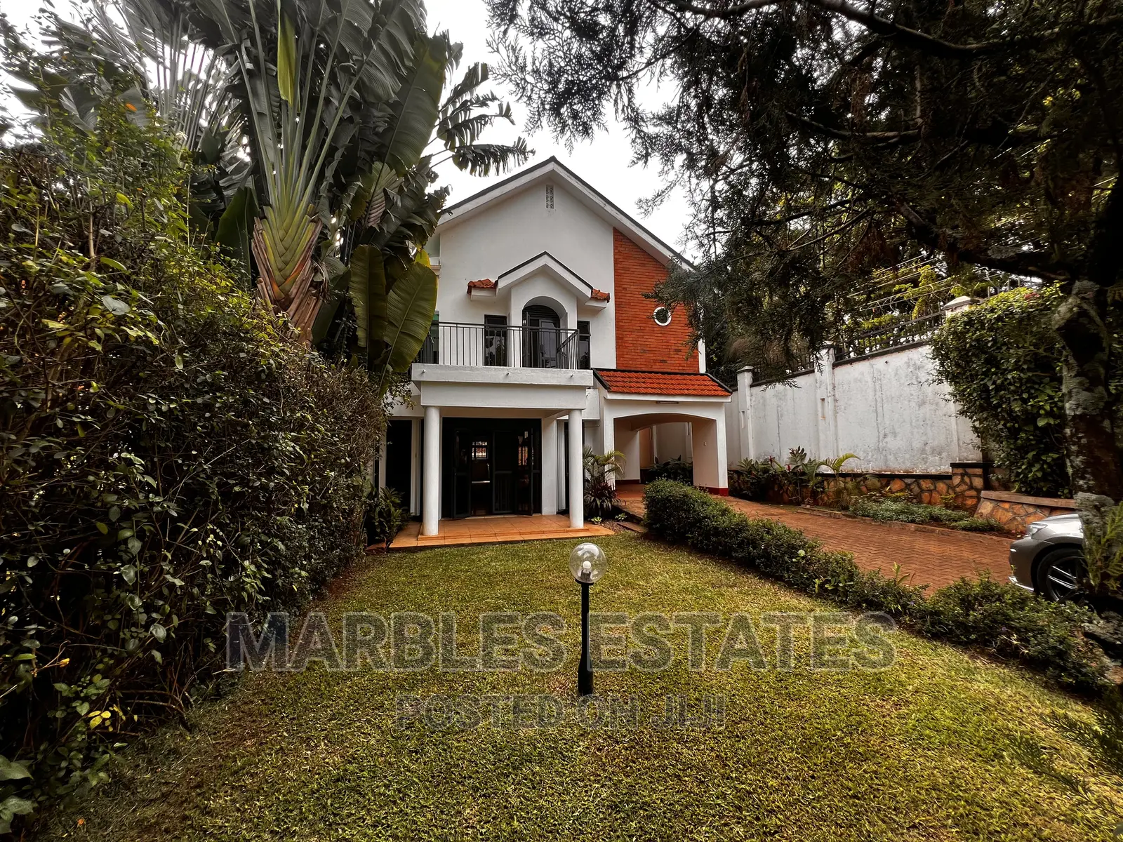 4bdrm Townhouse / Terrace in Kololo, Central Division for rent