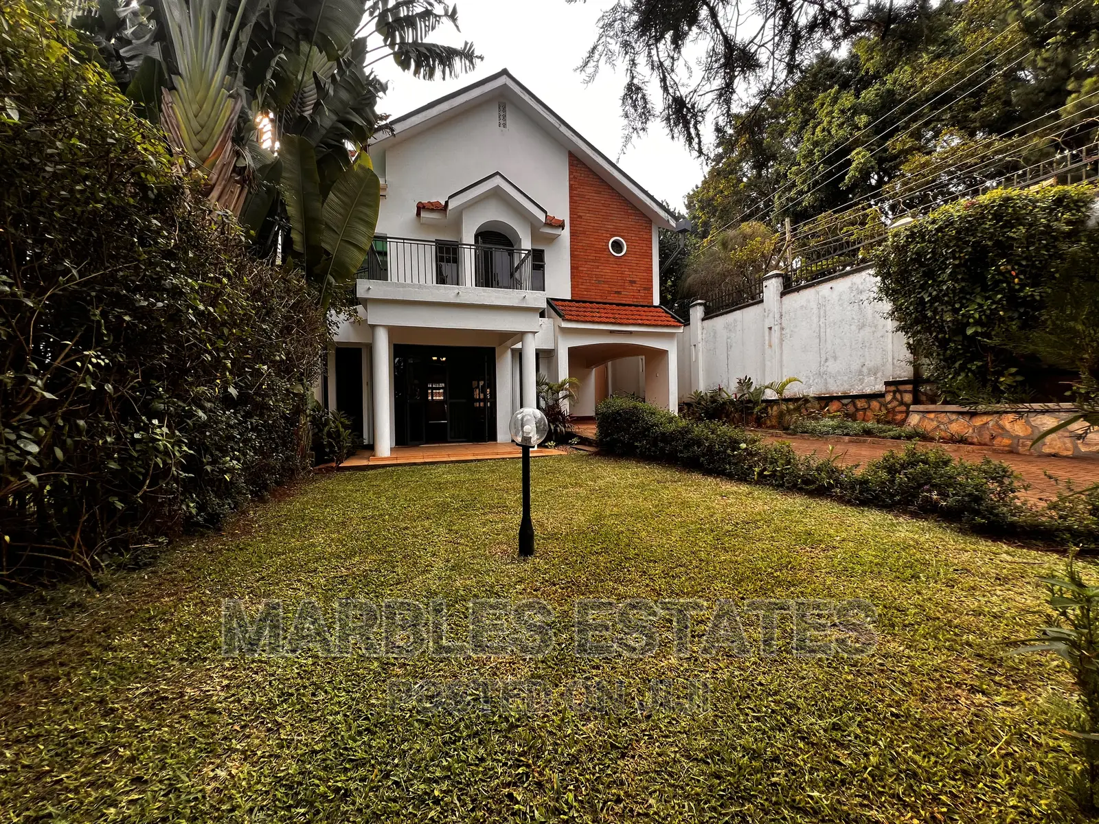 4bdrm Townhouse / Terrace in Kololo, Central Division for rent