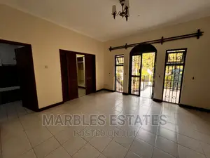 4bdrm Townhouse / Terrace in Kololo, Central Division for rent