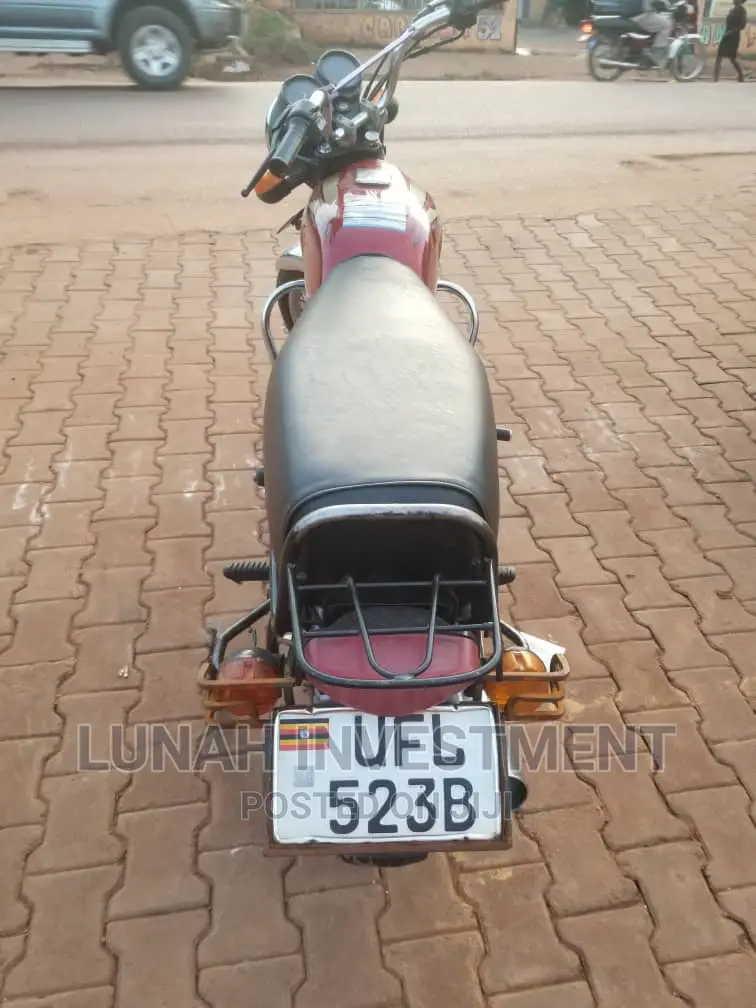 Bajaj Boxer 100 2022 Red
