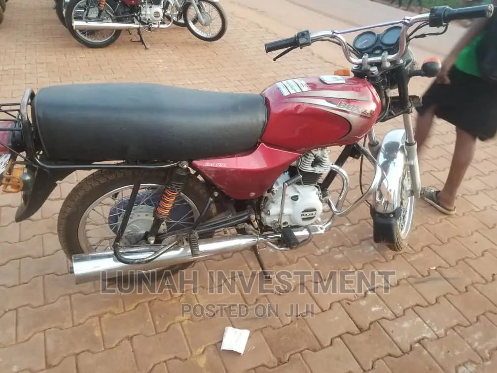 Bajaj Boxer 100 2022 Red
