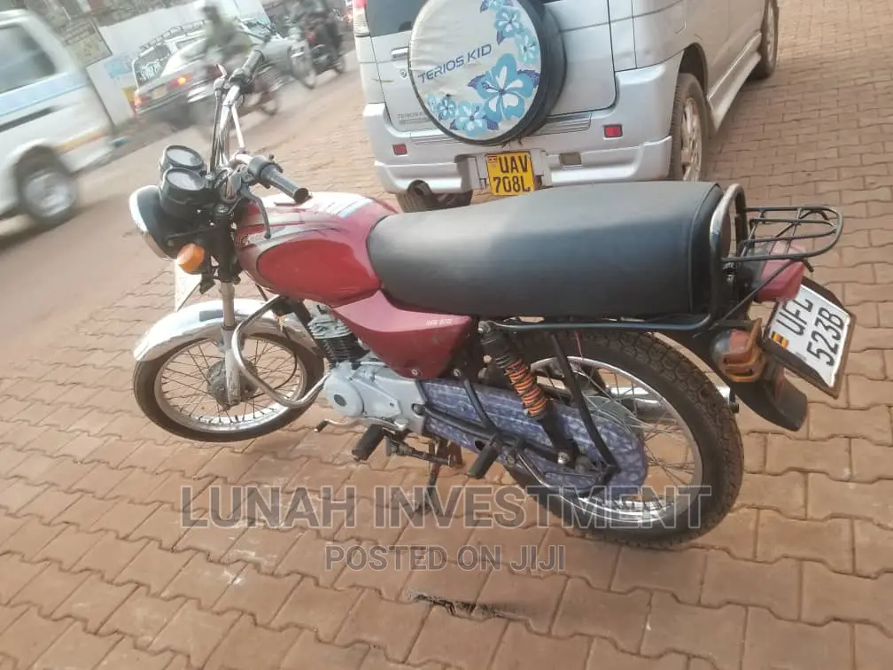 Bajaj Boxer 100 2022 Red