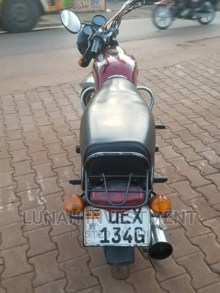 Bajaj Boxer 100 2022 Red