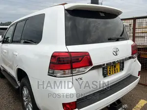 Toyota Land Cruiser 2016 White