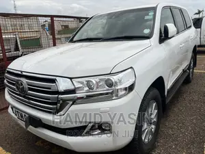 Toyota Land Cruiser 2016 White