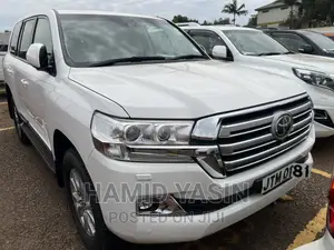 Toyota Land Cruiser 2016 White