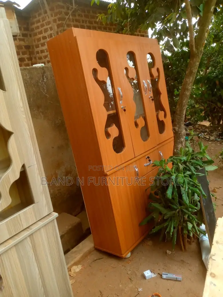 Brilliant Side Board of 4 by 6fts
