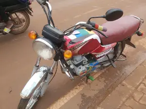Bajaj Boxer 100 2007 Red