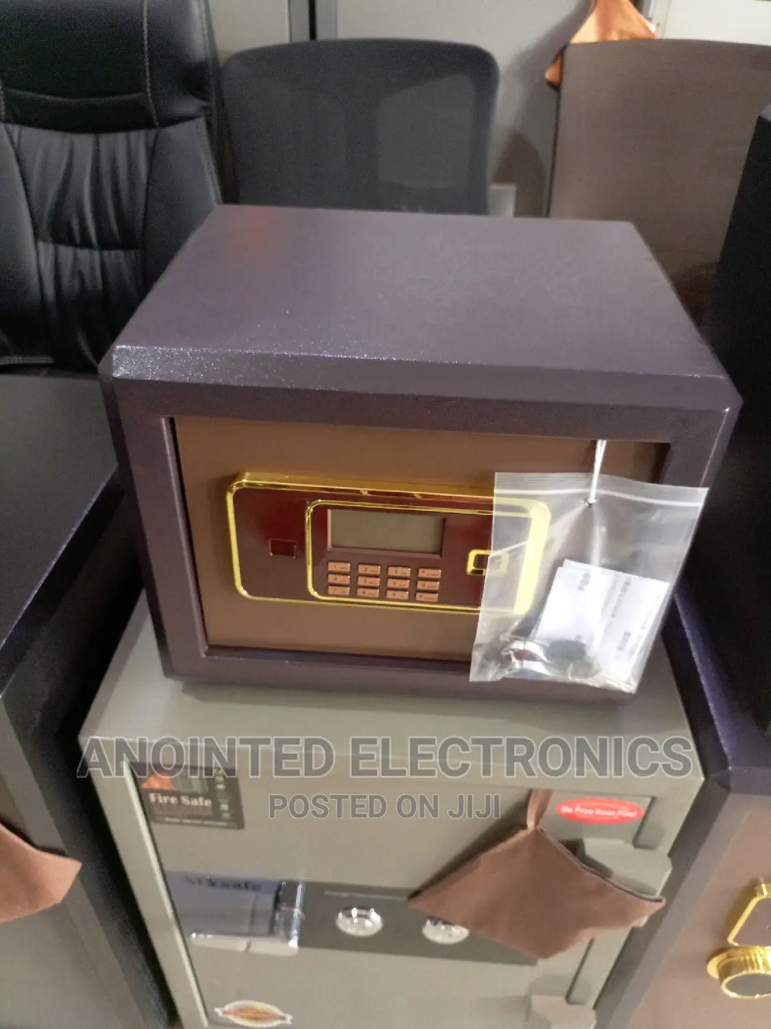 Safe Cash Box