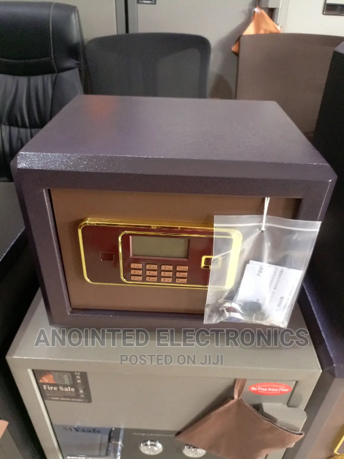Safe Cash Box
