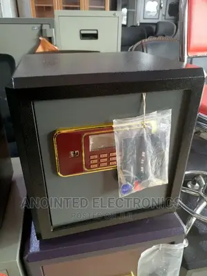 Safe Cash Box