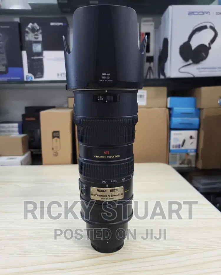 Nikon 70-200mm F2.8 VR Lens