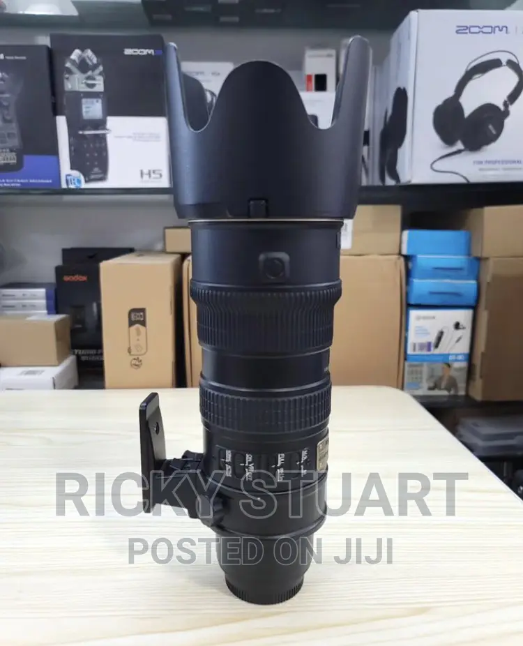 Nikon 70-200mm F2.8 VR Lens