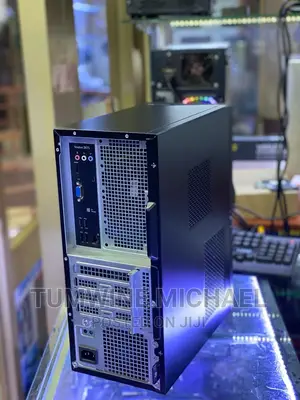 Desktop Computer Dell Vostro 3900 8GB Intel Core I7 HDD 1T