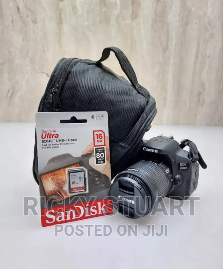 Canon 700D WTH 18-55mm Lens