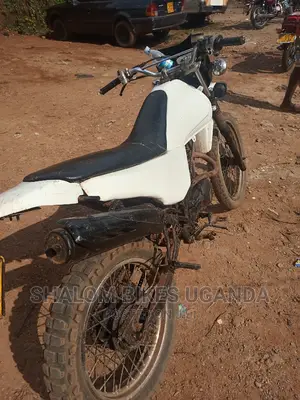 Honda Super Hawk 2018 White