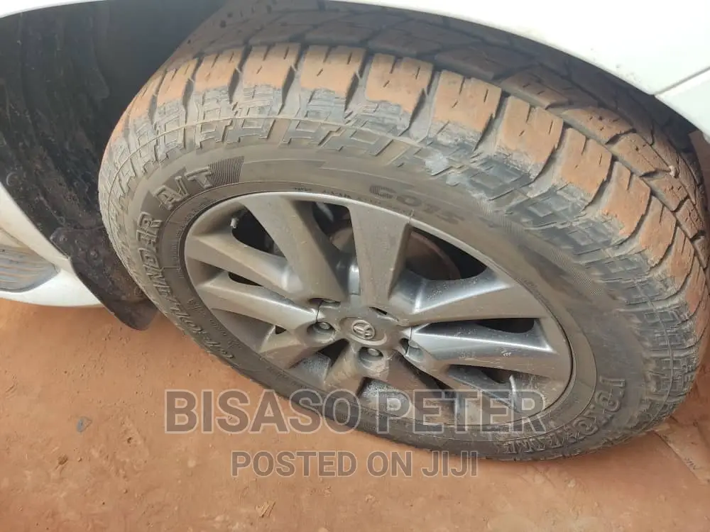 Toyota Land Cruiser 4.0 V6 DLX 2014 White