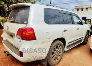 Toyota Land Cruiser 4.0 V6 DLX 2014 White