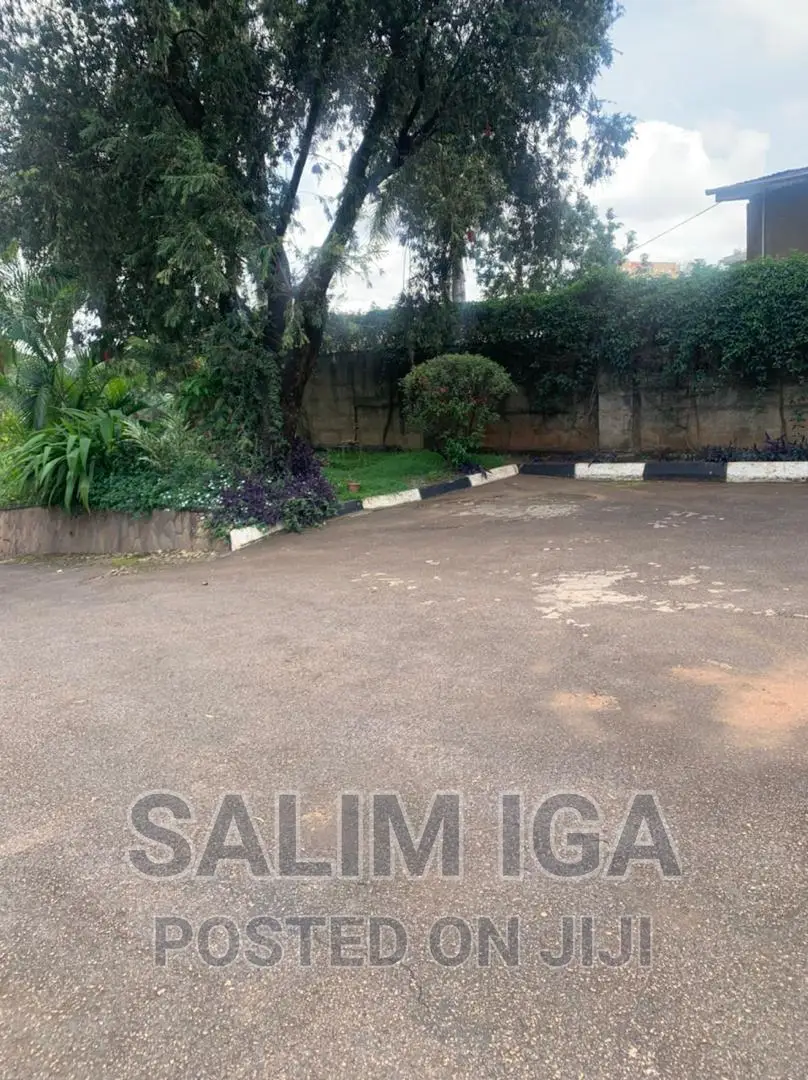 4bdrm Bungalow in Kolo Property, Central Division for rent