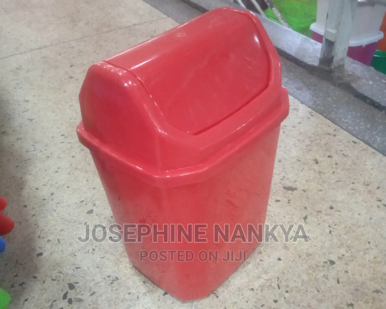 Swing Dust Bin, Red