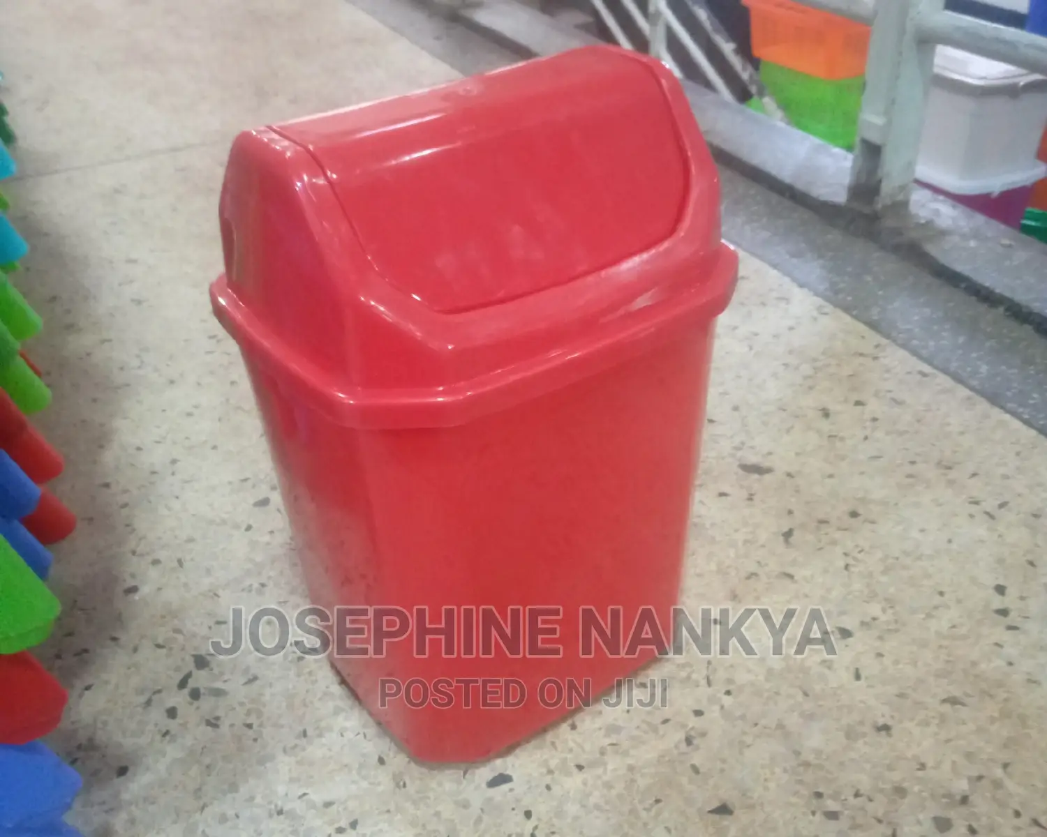 Swing Dust Bin, Red