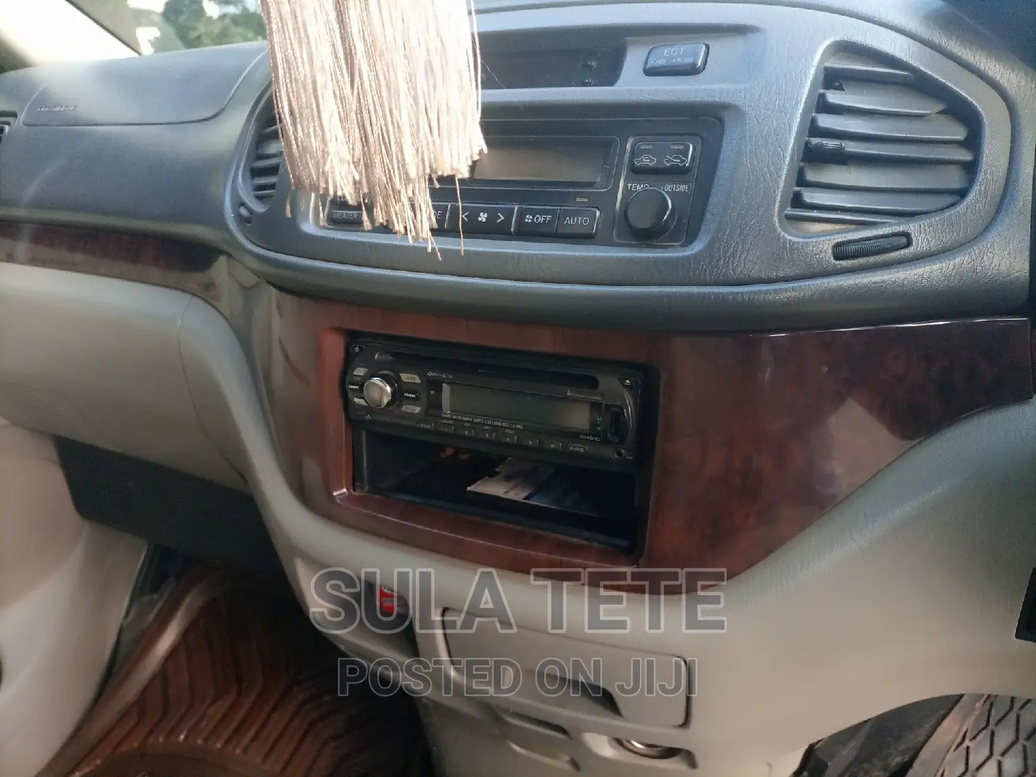 Toyota Regius 1997 Silver