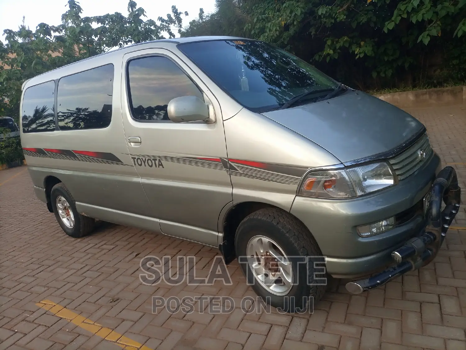 Toyota Regius 1997 Silver