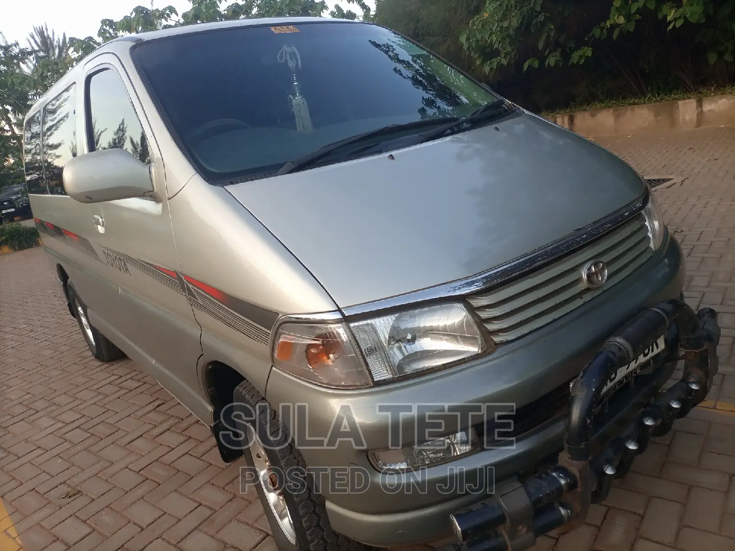 Toyota Regius 1997 Silver