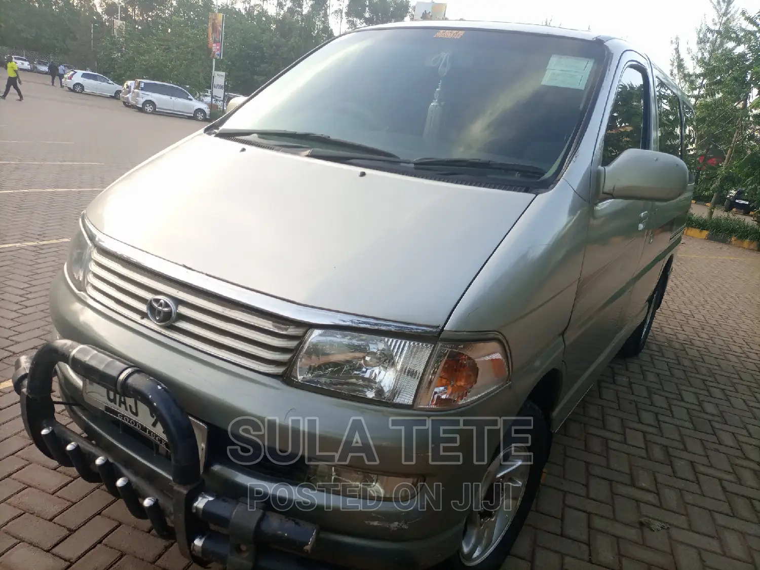 Toyota Regius 1997 Silver