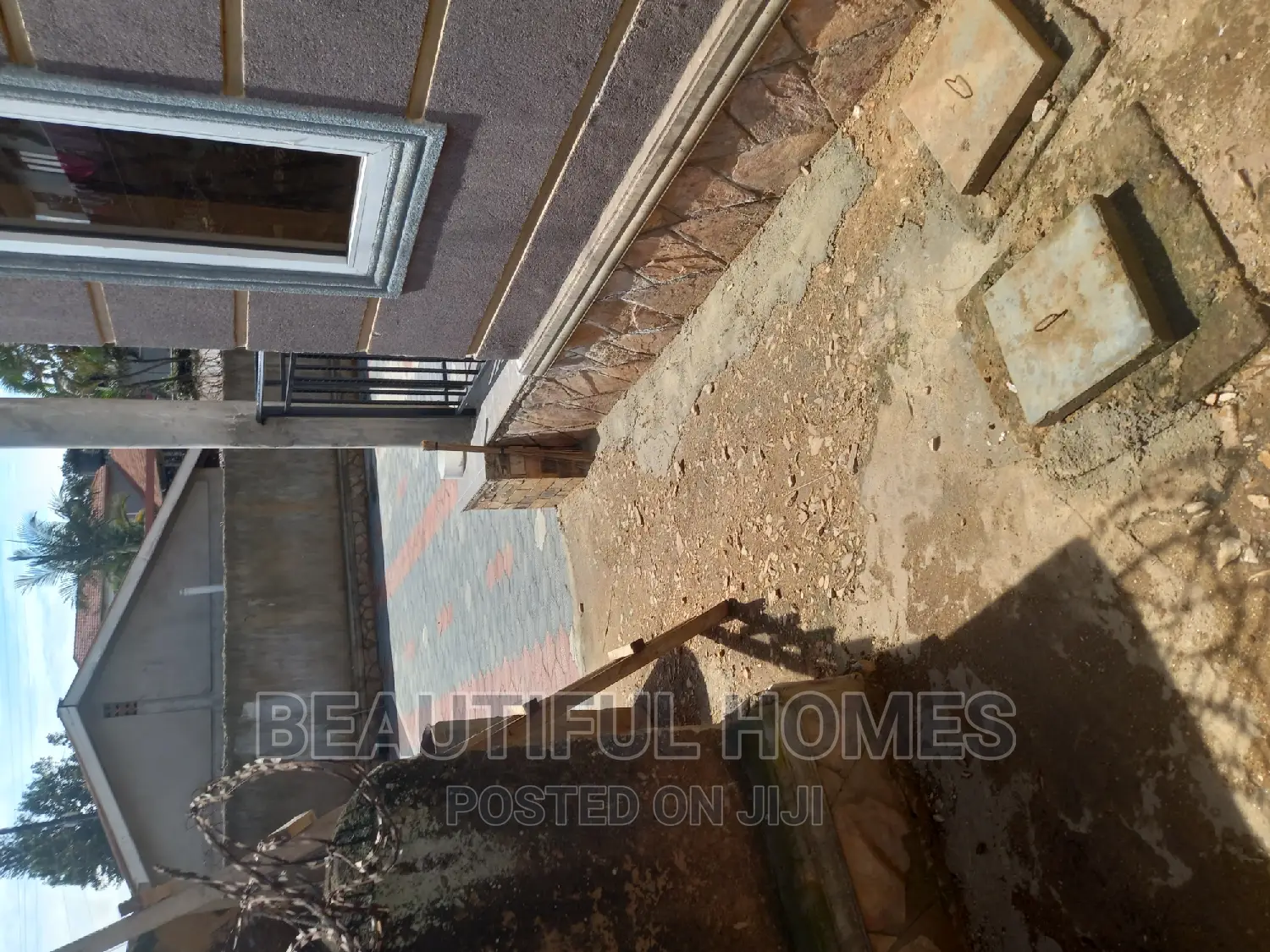Furnished 5bdrm Duplex in Kansanga, Makindye for sale