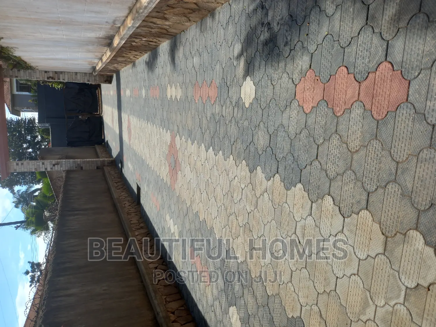 Furnished 5bdrm House in Kasanga Corporate, Makindye for sale