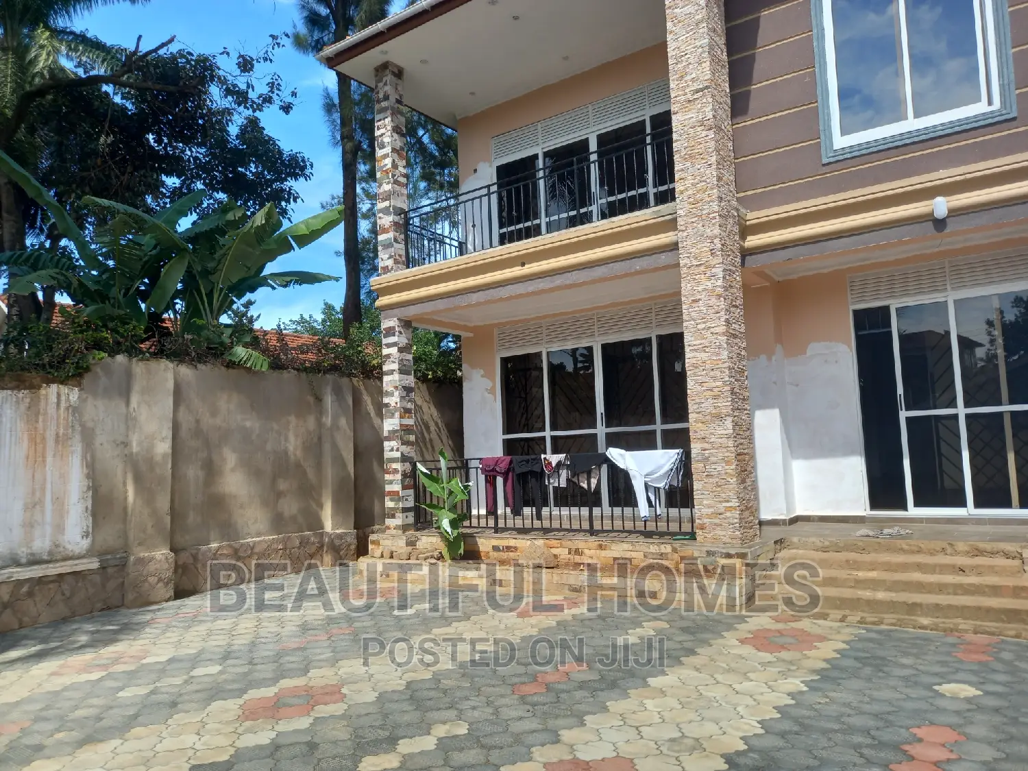Furnished 5bdrm Mansion in Kansanga, Makindye for sale