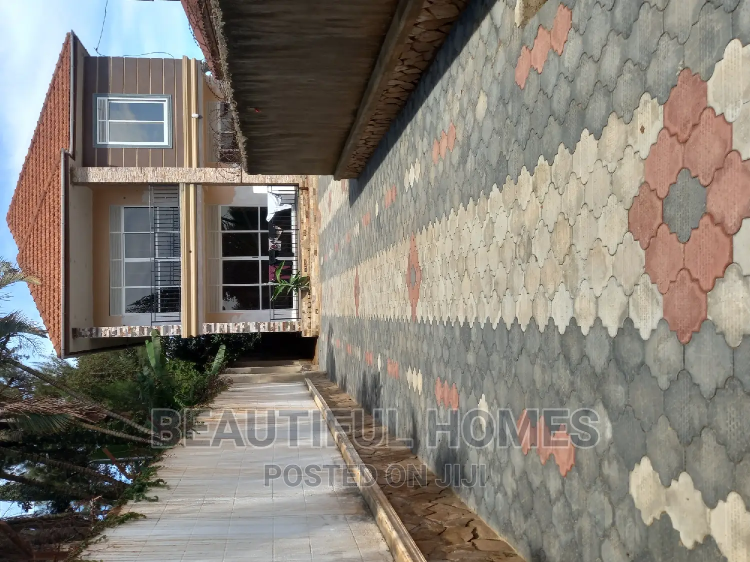 Furnished 5bdrm Mansion in Kansanga, Makindye for sale
