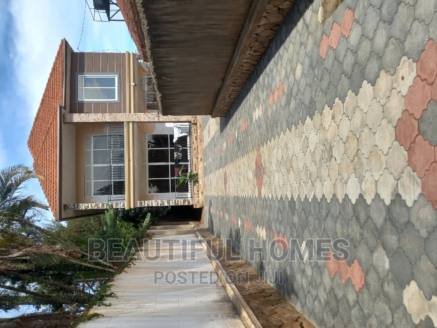 Furnished 5bdrm Mansion in Kansanga, Makindye for sale