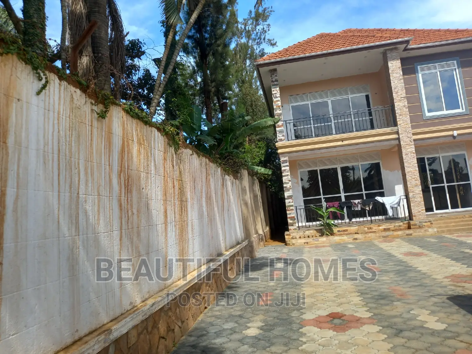 Furnished 5bdrm Mansion in Kansanga, Makindye for sale