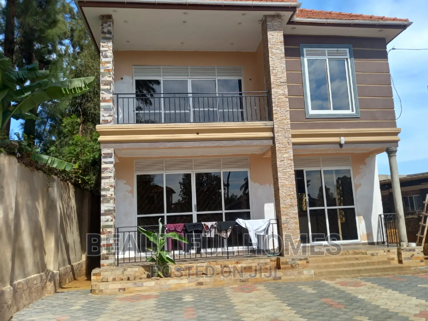 Furnished 5bdrm Mansion in Kansanga, Makindye for sale