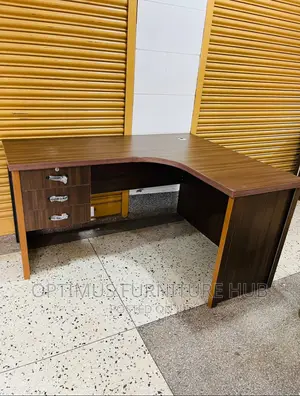 Office Desk (Curved)