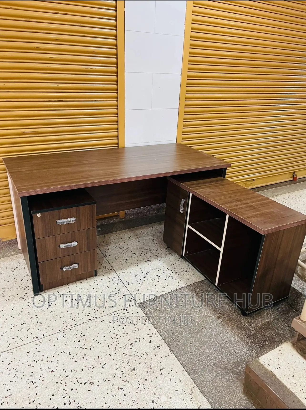 Office Desk (1.6meters)