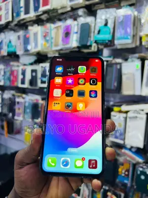 Photo - Apple iPhone 11 Pro Max 256 GB Black
